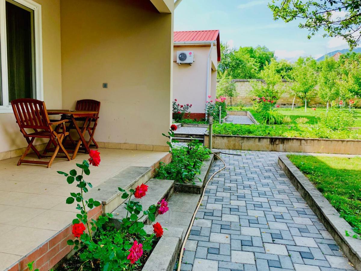 One Dom Cottage ガバラ エクステリア 写真